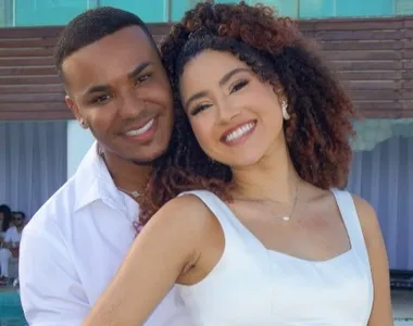 Alesson e Lore Souza fazem doação para ajudar seguidora com doença nos olhos