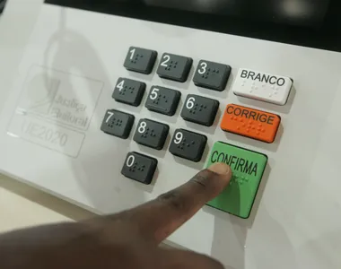 Entenda por que a urna eletrônica parece pedir nova confirmação
