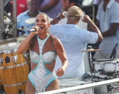 Ivete sofreu um acidente doméstico e precisou ser hospitalizada