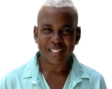 Jorginho Simpatia, vocalista da banda Xinelo de Couro