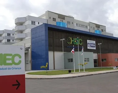 As crianças sobreviventes foram levadas para o HEC, em Feira