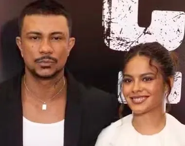 Há informações de que os dois seguiram sozinhos para um cômodo da casa