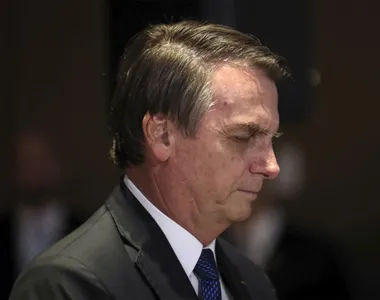 Bolsonaro apresentou febre alta, sudorese e calafrios na manhã desta sexta-feira (13)