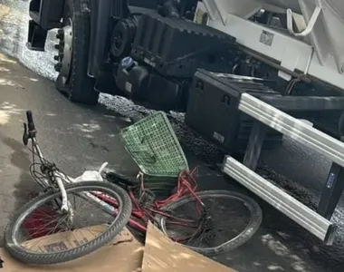 Idosa pedalava na Avenida Ayrton Senna quando foi atingida por caminhão