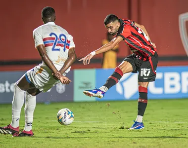 Renê marcou dois gols na vitória do Leão