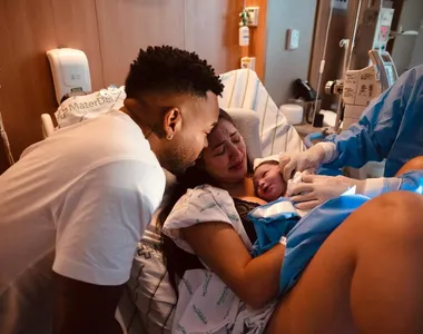 Cristian Bell critica homens que rejeitam mulheres após o parto