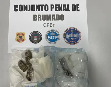 Foram encontrados substâncias com maconha e coccaína
