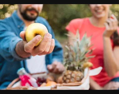 Devotos precisam ficar um ano inteiro sem comer determinada fruta