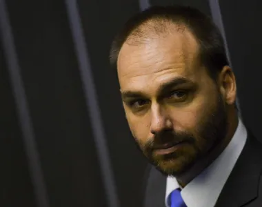 De acordo com a portaria, Eduardo foi demitido por faltar ao serviço, sem justificativa