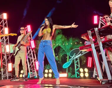 Nesse novo período, Larissa deixa mais evidente sua conexão com o arrocha