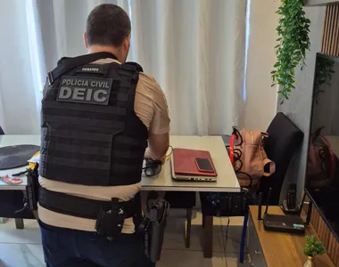 Polícia bateu em dois endereços