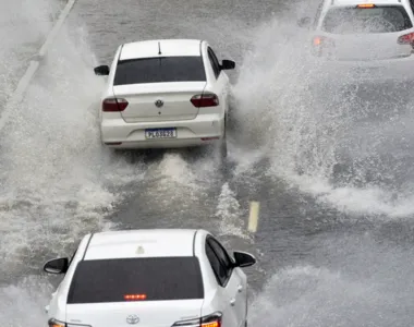 Sol e pancadas de chuva tomam conta da cidade nesse fim de semana