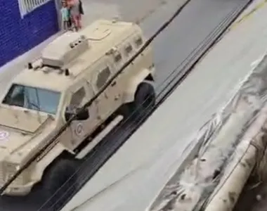 Blindados Caveirão foram flagrados nas ruas