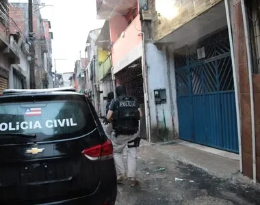 Polícia recebeu denúncias de que o suspeito anunciava os materiais nas redes sociais