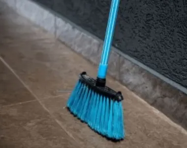 Vassoura foi a motivação da briga