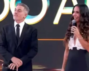 "O pessoal sabe mais da vida da gente do que a gente mesmo", criticou.