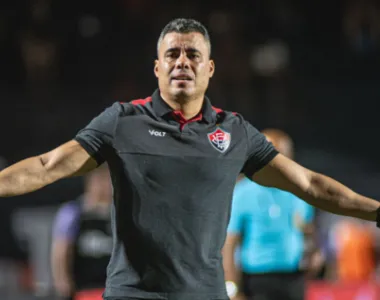 Jair Ventura espera ter força máxima para enfrentar o Cruzeiro