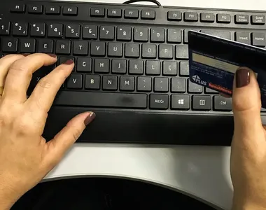 O bloqueio não acontece de forma automática em qualquer atraso