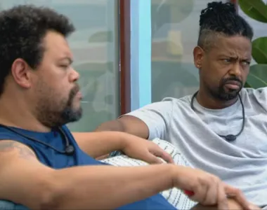 Boneco ficou confuso sobre quem estava sendo citado