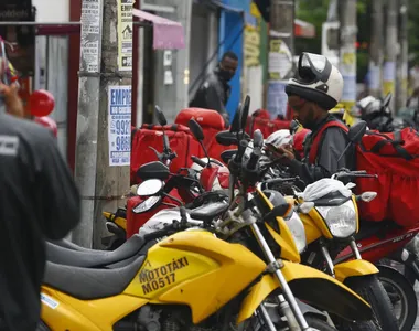 Lei promete engrossar para quem agredir motoboys ou entregadores