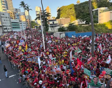 Multidão se concentrou em Ondina