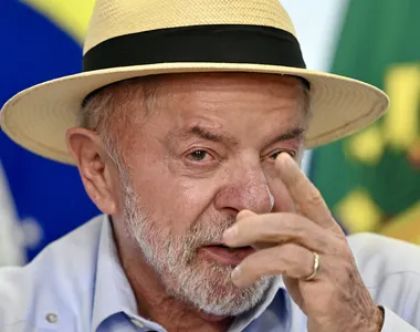 Participação ocorre durante o horário previsto para o debate da Globo