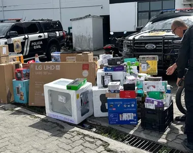 Celulares, notebooks, eletrodomésticos entre outros objetos foram apreendidos durante a ação