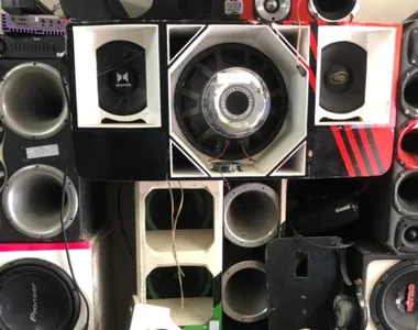 Paredão e motos foram apreendidos pela polícia em Salvador