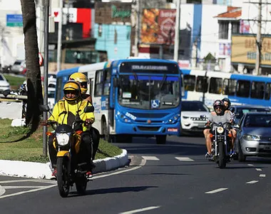 A proposta alterava a Lei 12.009/2009 e o Código de Trânsito Brasileiro (CTB)