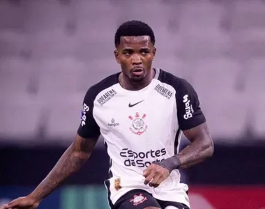 Zagueiro chega com missão de resolver sistema defensivo do Leão