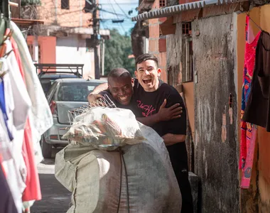 Clipe está disponível no YouTube