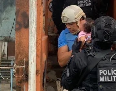 Arma e munições foram apreendidas na ação