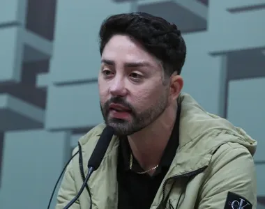 Influenciador vive polêmica ao votar nas Eleições