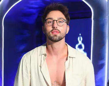 Rico Melquíades quer fazer cirurgia para trocar os pés