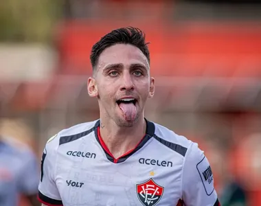 Vitória alega ter feito acordo com Gustavo Mosquito