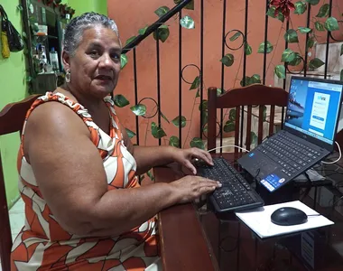 Delma trabalha com faturamento notas fiscais dentre outras atividades