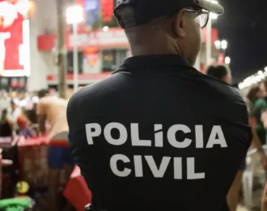 Homem chamou as funcionárias de macacas e escravas