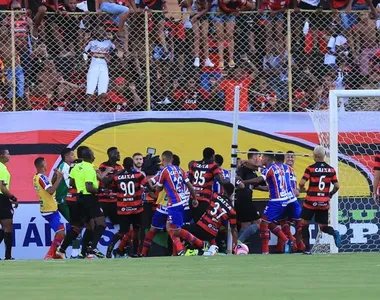 Último Ba-Vi com torcida visitante terminou em porradaria