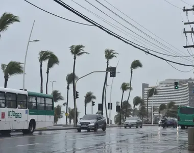 Capital e mais de 300 cidades baianas estão sob alerta