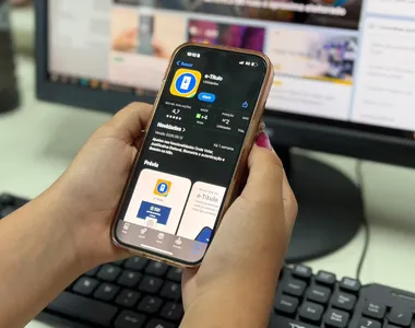 Aplicativo pode ser baixado na App Store (iPhone) e na Google Play Store (Android)