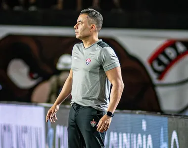 Jair Ventura, técnico do Vitória