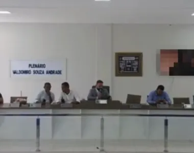 Conteúdo surgiu enquanto parlamentares votavam projeto