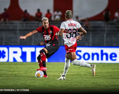 Zé Marcos foi contratado no início da temporada passada, mas não se firmou no Leão