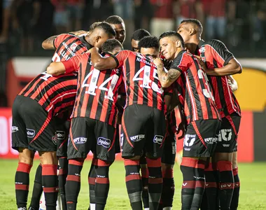 Leão busca garantir a vantagem de disputar a semifinal em casa