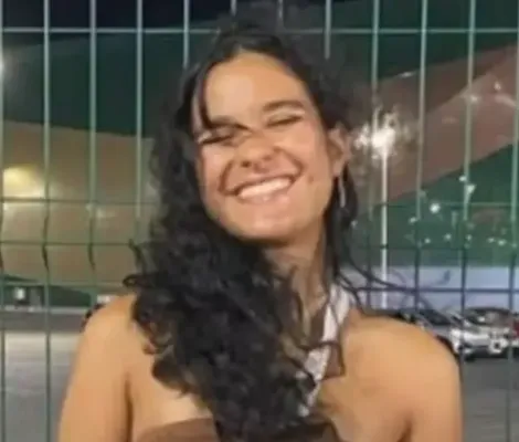 Imagem ilustrativa da imagem Jovem atropelada por caminhão no circuito Dodô é enterrada