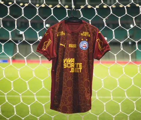 Imagem ilustrativa da imagem Bahia pode ser processado por camisa inspirada em Glauber Rocha