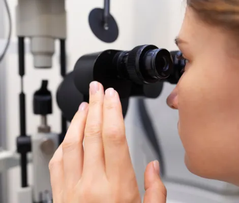 Imagem ilustrativa da imagem Catarata: pacientes que perderam a visão seguem para reabilitação