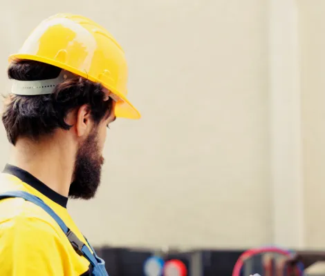 Imagem ilustrativa da imagem Coelba realiza mutirão para inscrições na Escola de Eletricista