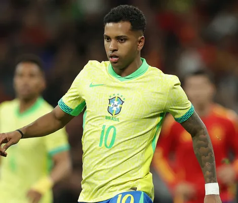 Imagem ilustrativa da imagem Com lesão no joelho, Rodrygo é acusado de agredir homem em festa