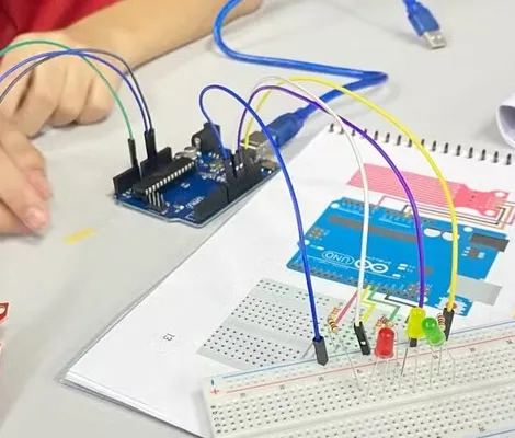 Imagem ilustrativa da imagem Curso gratuito de robótica abre vagas no subúrbio de Salvador